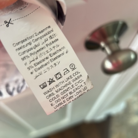 Shein Curve Ombre Leopard Print Tee - Picture 6 of 6